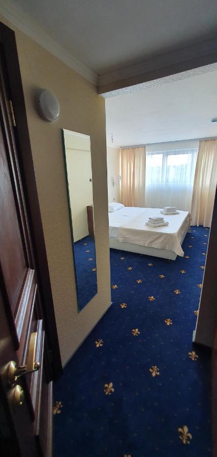 Evropa Hotel กากรา ภายนอก รูปภาพ