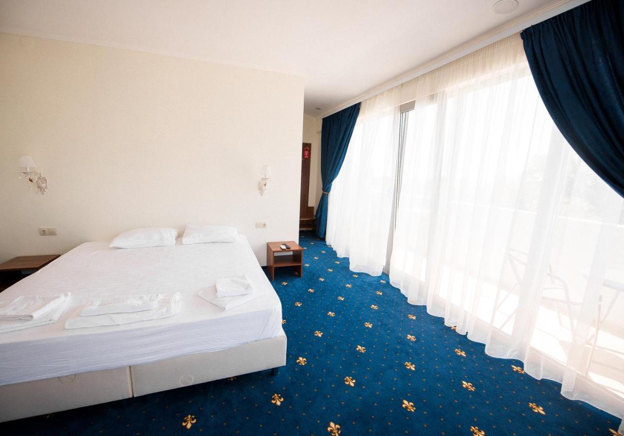 Evropa Hotel กากรา ภายนอก รูปภาพ