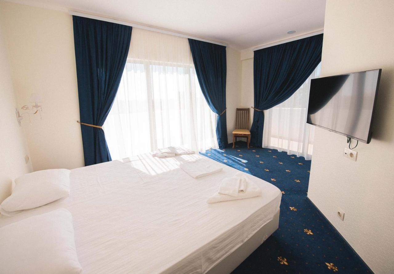 Evropa Hotel กากรา ภายนอก รูปภาพ