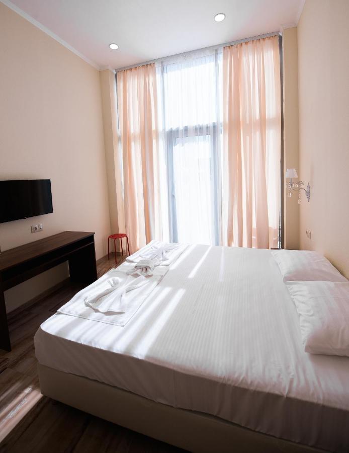 Evropa Hotel กากรา ภายนอก รูปภาพ